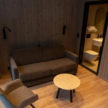 Kulleseidkanalen Gjestehamn Apart Otel Bomlo